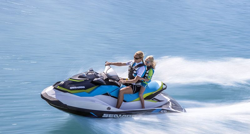 jet-ski-famille-saint-aygulf